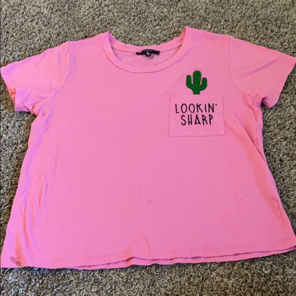 hot pink tee shirt
